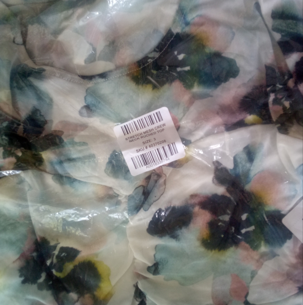 Torrid Floral Stretch Mesh Crew Neck Ruched Top 3X NEW IN PACKAGING - Picture 6 of 11